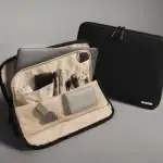 第1位　【これ付録でいいの？】Incase「PCマルチケース」が1,390円は事件！AirTagポケット付きで収納力が完璧すぎる