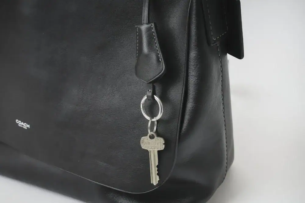 第1位　【結論、やっぱりコーチの革は凄い】一生モノ発見！オンオフ使える“大人のメッセンジャーバッグ”が感動レベル／No.1モノ雑誌編集長のお墨付き『コレ買いです』Vol.151