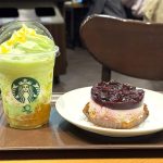 「THE フラペチーノ of メロン of メロン」と「ブルーベリーレアチーズケーキ」
