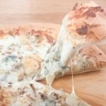 第2位　【業務スーパー】価格バグすぎて震える。イタリア直輸入「386円の冷凍ピザ」の実力が凄まじかった……3種食べ比べ