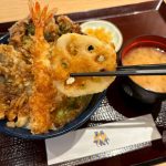 彩り、食感のアクセントには、「れんこん」など