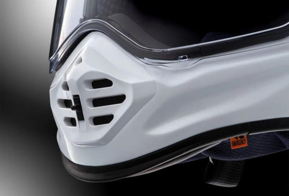 第2位　【アライの傑作】1つで2役こなす万能ヘルメット「TX STRADA」が買いな理由。オンロードもアドベンチャーもこれ1個で完結