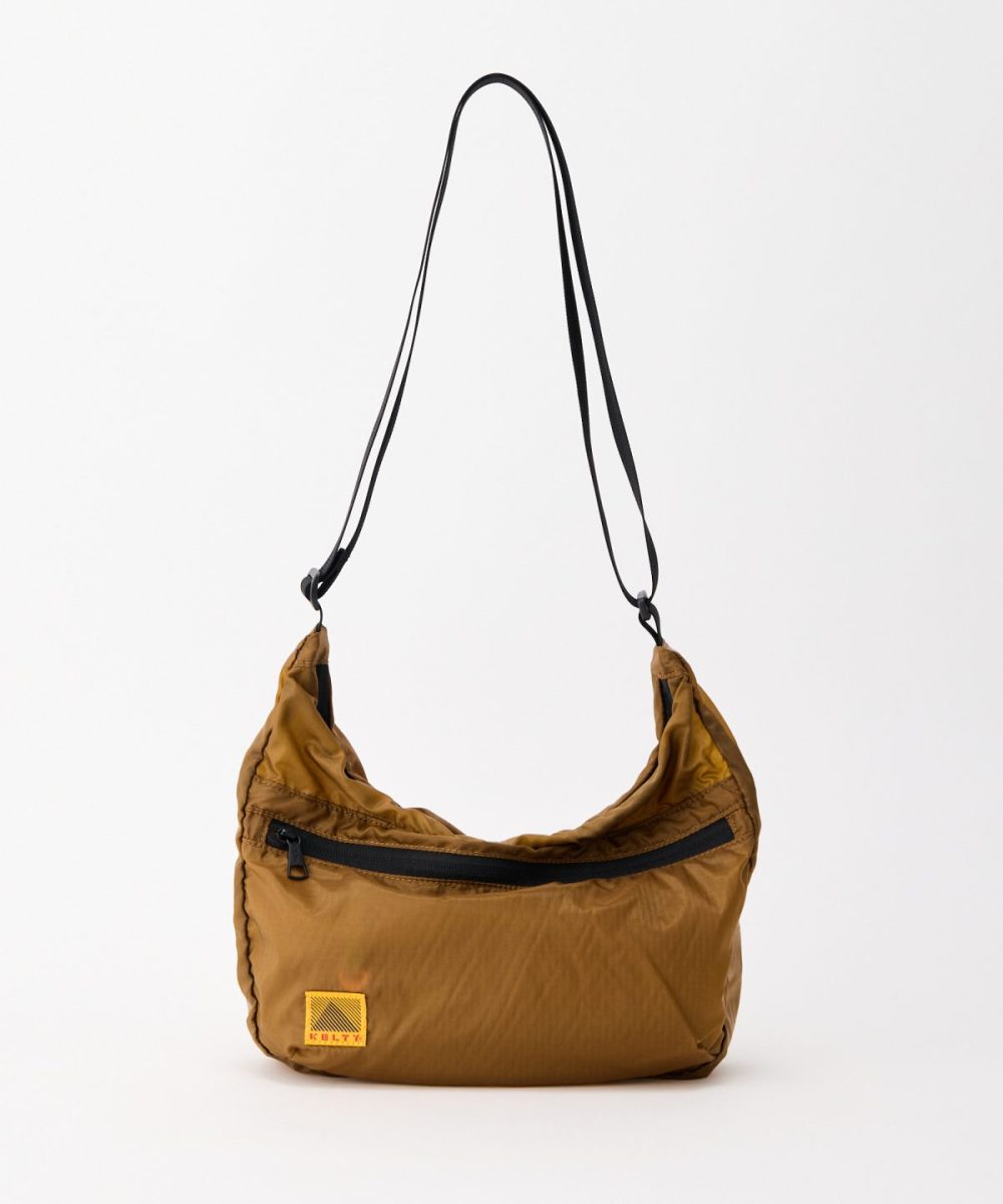 ケルティ「エアリー カーブ ショルダー」¥6,930/H28×W34×D7㎝