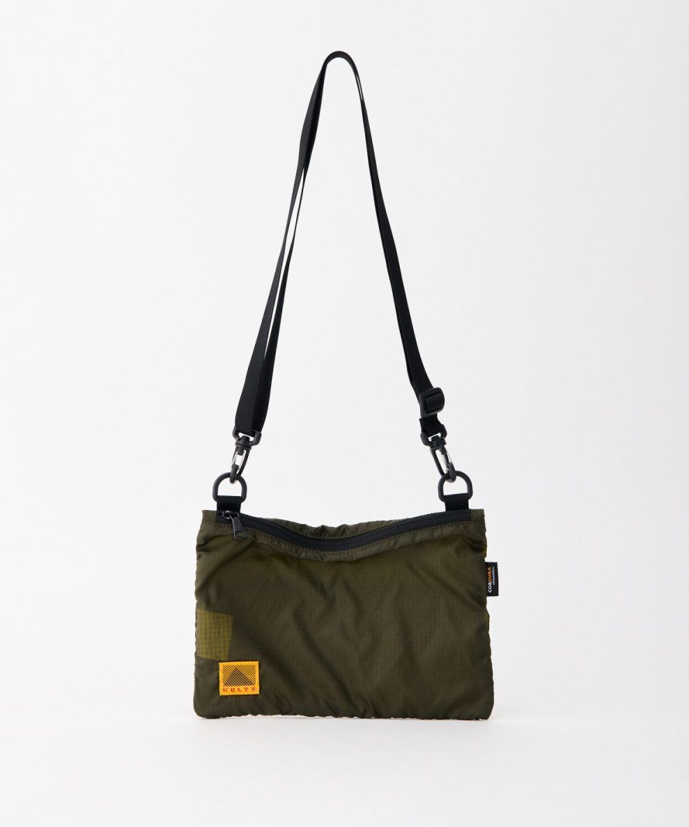 ケルティ「エアリー フラット ポーチ S」¥3,850/H18×W26×D1㎝