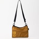 ケルティ「エアリー フラット ポーチ S」¥3,850/H18×W26×D1㎝