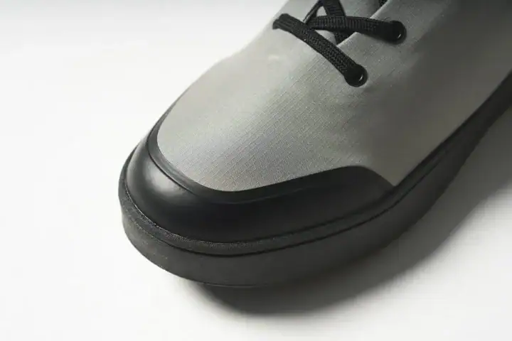 ワークマン“雨でも無敵”2500円の防水シューズ、「GORE-TEX®搭載で無双」サロモンの究極スニーカー…ほか【水に強いスニーカーの人気記事ランキングベスト3】(2026年3月版)