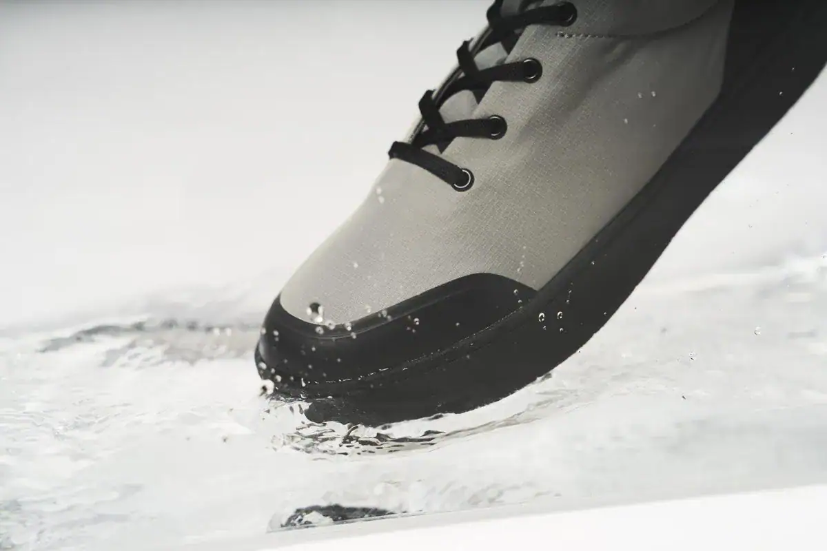 ワークマン“雨でも無敵”2500円の防水シューズ、「GORE-TEX®搭載で無双