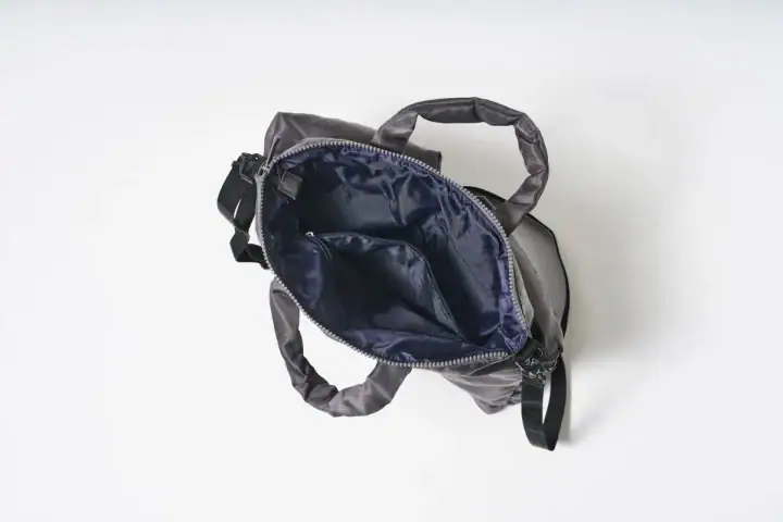 ワークマン「収納お化けっぷり」が凄い1900円トート、“手ぶら最強”大人の休日ショルダーバッグ…ほか【ミニバッグの人気記事ランキングベスト3】(2026年3月版)