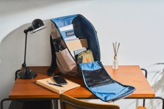 【驚異の1万円以下リュック】コールマンの新生「アトラス」が通勤にも旅行にも最強！神コスパすぎる