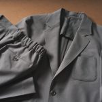 どこでも着れる汎用性の高さ、値段以上の見え方をする高級感を持つセットアップ