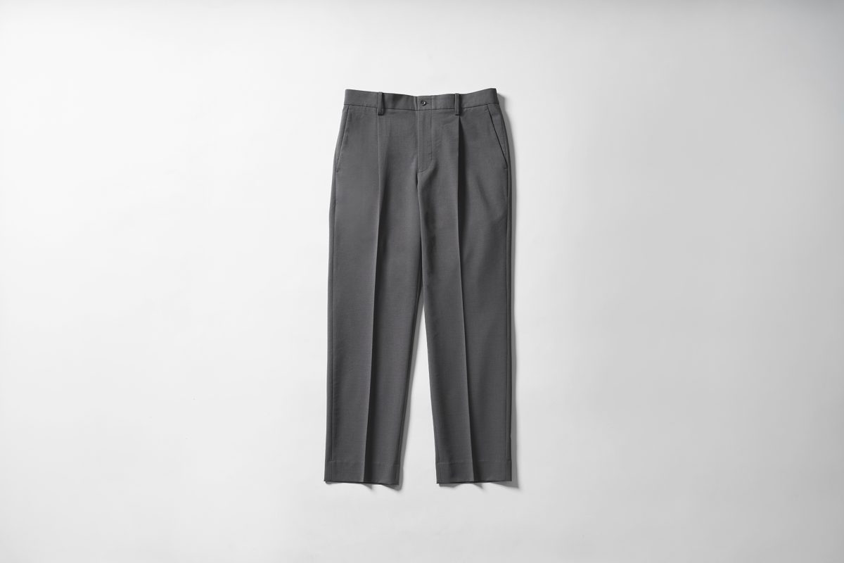 紳士 撥水ストレッチワンタックパンツ チャコールグレー ¥3,990
