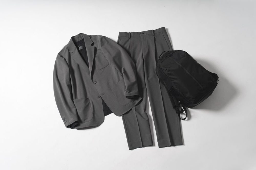 はっ水性や動きやすさは通勤や外回りにも良く、シワになりにくさ洗濯もできるイージーケアな点は出張にも最適