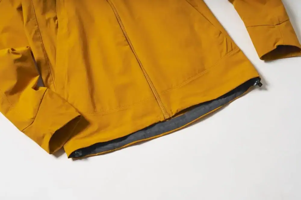 第1位　【ワークマンの2900円アウターが凄すぎ】10機能搭載!? 100回洗っても水弾く「最強ソフトシェル」をスタイリストが徹底解説