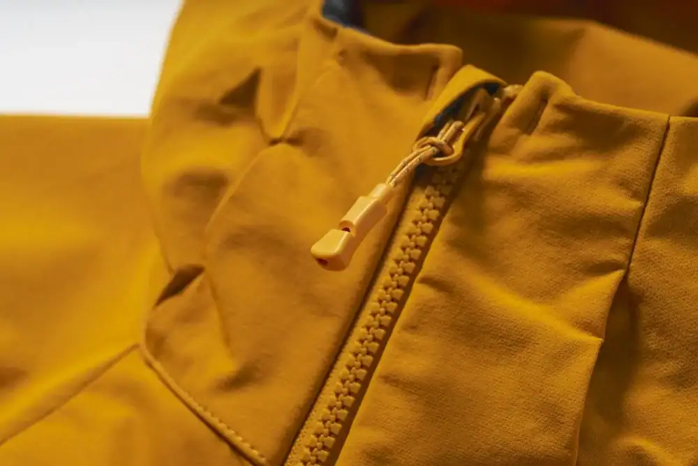 第1位　【ワークマンの2900円アウターが凄すぎ】10機能搭載!? 100回洗っても水弾く「最強ソフトシェル」をスタイリストが徹底解説