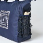 サイドポケットには折りたたみ傘が入れられる