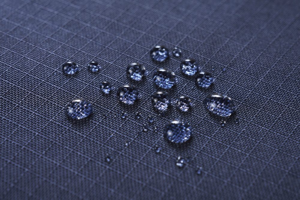 表面生地には撥水加工を施している