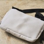 背面がメッシュで蒸れにくい