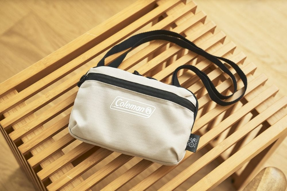 smart６月号 特別付録 コールマン 「背面メッシュ＆キーフック付きショルダーバッグ」 サイズ：H14×W20.5×D2.5cmショルダー最長：133cm