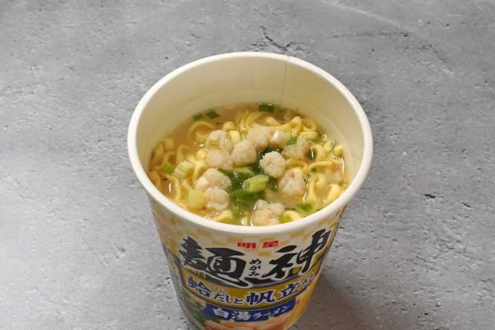 明星食品 明星 麺神カップ 蛤だしと帆立だし白湯ラーメン