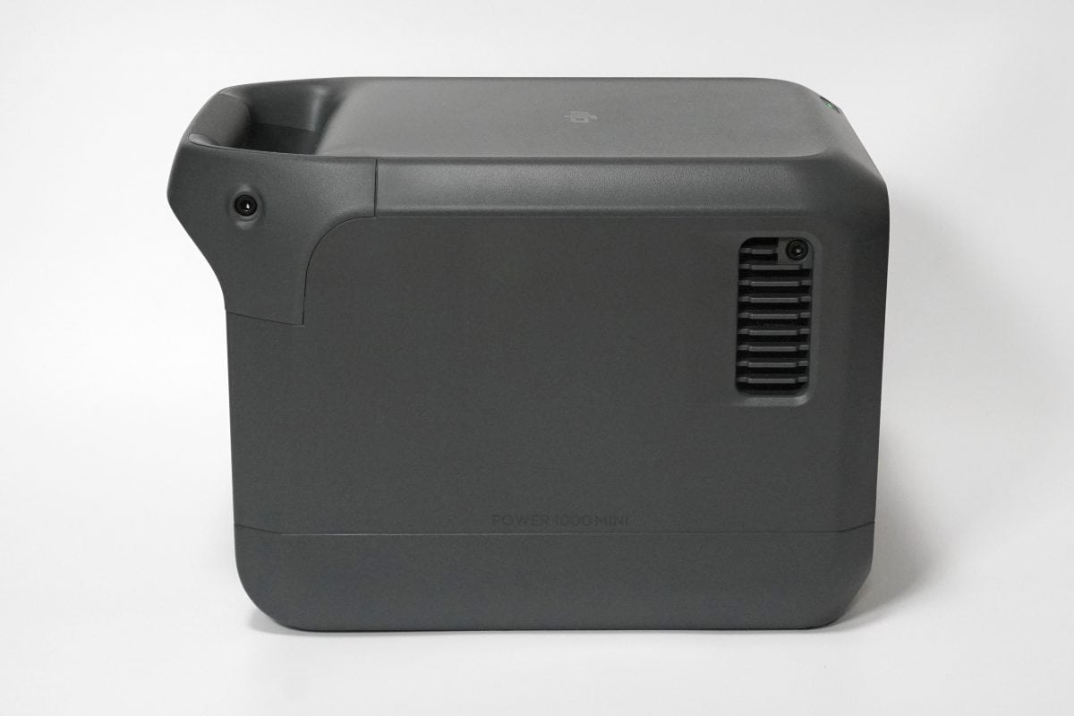 DJI「DJI Power 1000 Mini」は横幅が狭く奥行きがあるシルエット