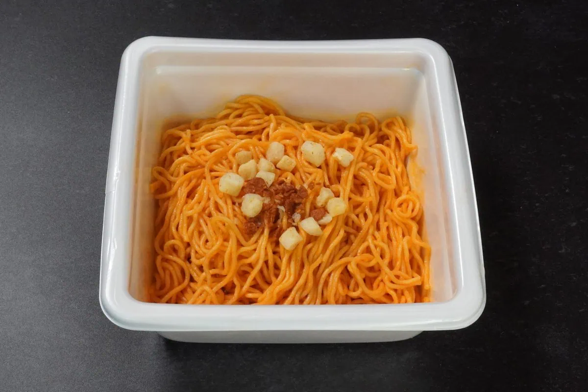 このカップ麺、ガチで激うま」完成度がすごい！再現系カップ焼きそば