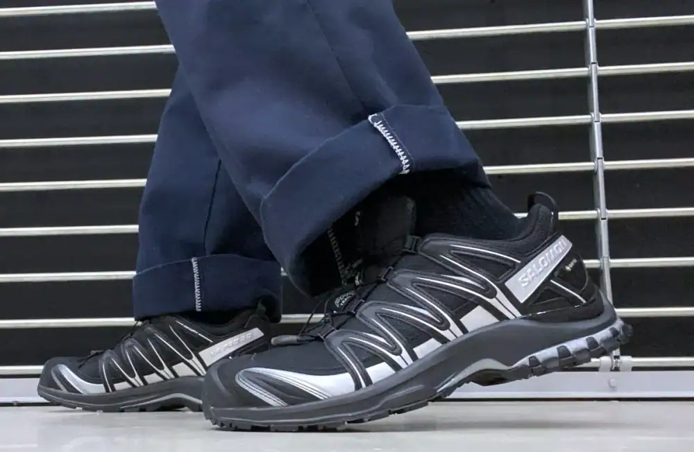 第2位　【悪天候もヘッチャラ】ゴアテックス搭載で無双！サロモンの究極万能スニーカー「XA PRO 3D GTX」をエディターが試し履き