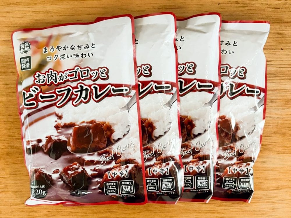 4食セットの税込購入価格が429円の「ビーフカレー」は、1食あたりボリュームたっぷりの220g入り