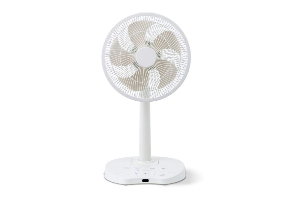 シロカ「DC リビング扇風機 しゃがみま扇」￥12,980／幅36×奥行32×高さ69～89㎝／3.8㎏／風量8段階