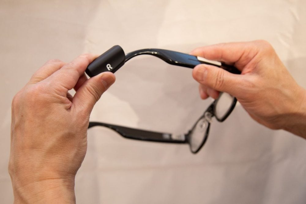 マグネット式バッテリーで長時間対応