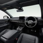 「e：HEV RSブラックエディション」はヘッドアップディスプレー、電動パノラミックサンルーフ、運転席＆助手席シートベンチレーションを装備