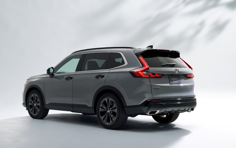 「e：HEV RSブラックエディション」にはレーダーとカメラの広角化などにより安全支援の領域を拡大した「ホンダ センシング360」を採用