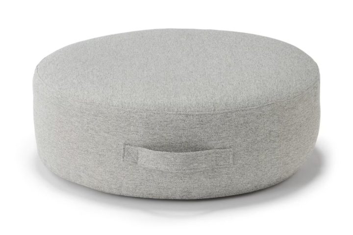 【無印良品】4,990円「空気クッション」が反則級!ソファいらずの“極上の座り心地”と“驚きの利便性”をプロ解説