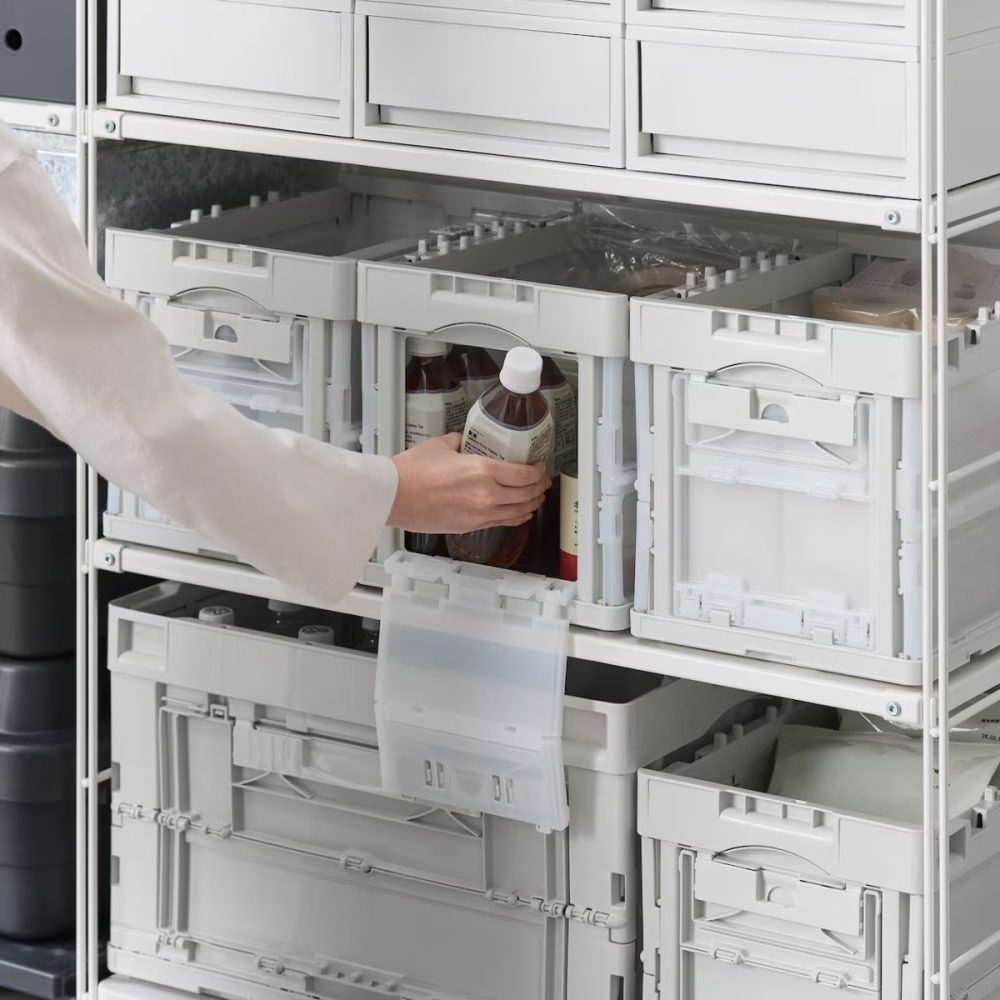 横からパカッ！スタッキング時のイライラを解消