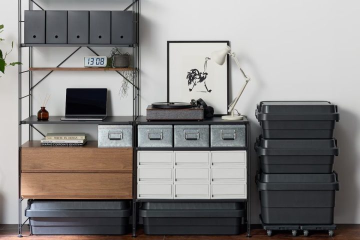 【無印マニアのこれ買い】部屋のごちゃつき解消!工具不要「木製シェルフ」と新色「スチール棚」が春の模様替えにおすすめ