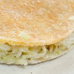 具材がサンドされている感じは、ご当地風「お好み焼き」をリアルに再現していますよね