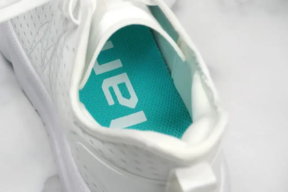 第1位　【ワークマン】3900円「疲れない＆蒸れない」神スニーカーが歩きやすすぎた！驚愕の6.5cm厚底を徹底レビュー