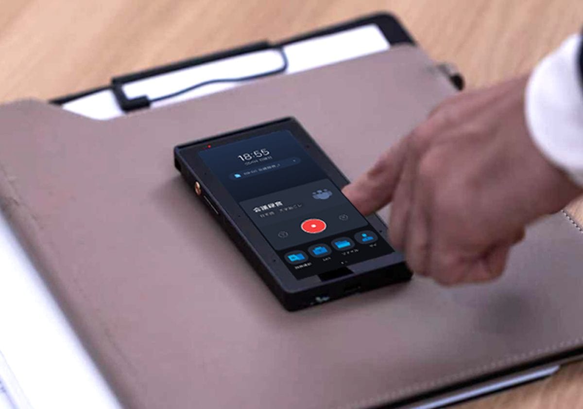 使いたいと思った瞬間、画面ワンタッチ＆側面のクイック録音ボタンを押すだけの簡単操作で、いつでもすぐに録音開始