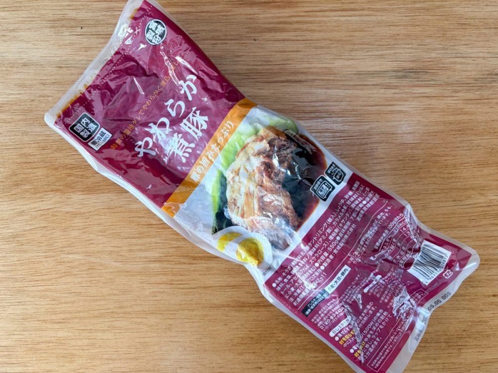 「やわらか角煮」は2人前550gで、100gあたり215kcalと3種の中でカロリーは中間位置の「やわらか味噌角煮」寄りのミドルハイカロリー