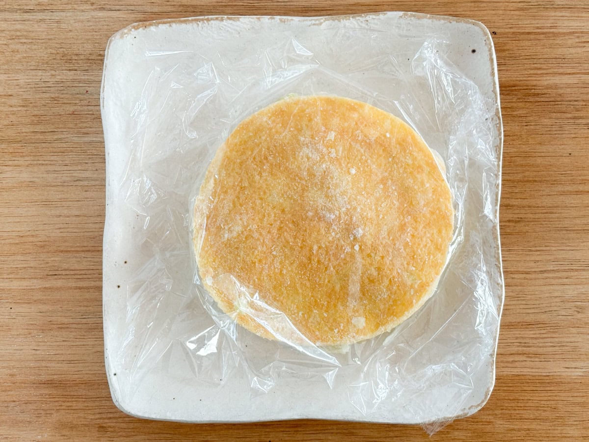 もんじゃ焼きと同じように、ラップをふわっと被せてレンチンします