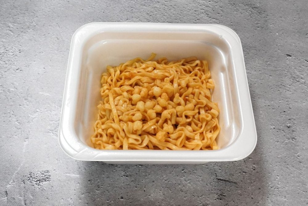 東洋水産 マルちゃん 汁なしうどん コンソメパンチ味 ¥236(税抜)