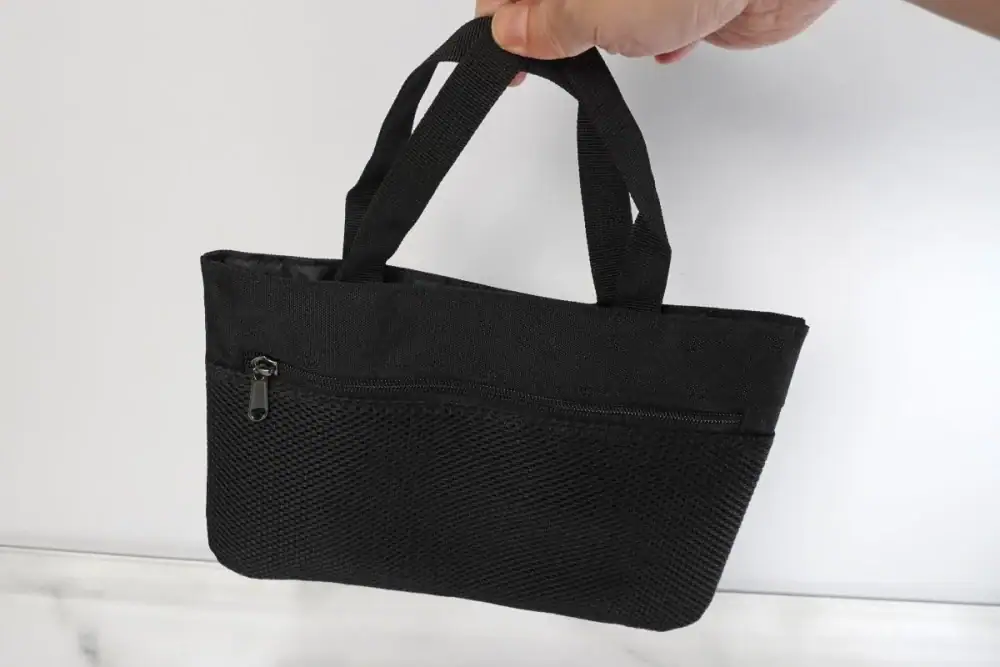 第1位　【ワークマンの凄いバッグ】1500円でこのギミックは賢すぎ！“分身”して容量2倍になる傑作サコッシュをマニアがガチレビュー