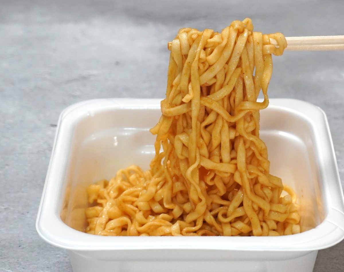 新作カップ麺で夜食を楽しもう！