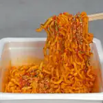 第2位　【激うま！カップ焼きそば】ピザハットに男梅まで!? “完成度高すぎコラボ”最新ベスト3「1位はホンモノすぎて脳バグるマルゲリータ」