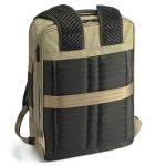 背面クッションに3D織物「AQフロント」を採用。空気や湿気を逃がし、背中の蒸れを防ぐ