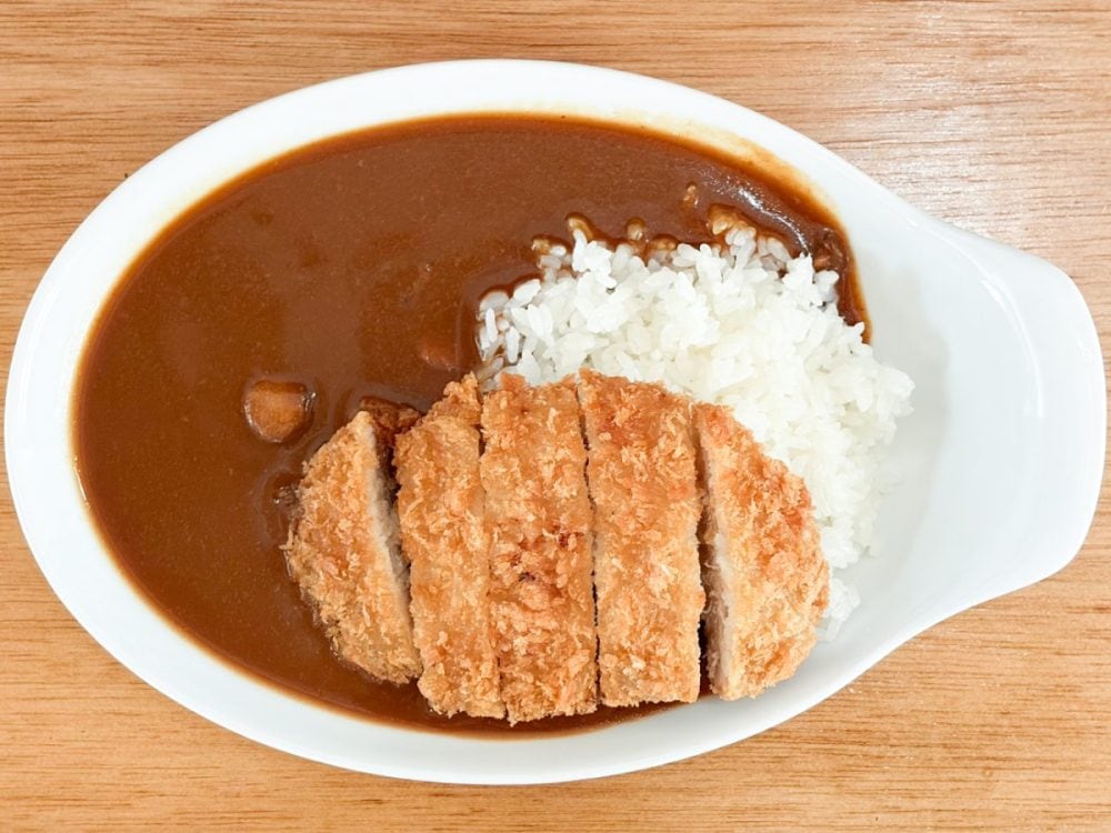 「ポークカレー」と合わせても、1食税込400円を切ってカツカレーが楽しめるって価格破壊もいいところ