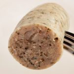 「ハーブ入り」は「プレーン」の旨さにハーブの香りをプラス。ちょっとクセのある香りですが、ハーブ好きならたまらない一品