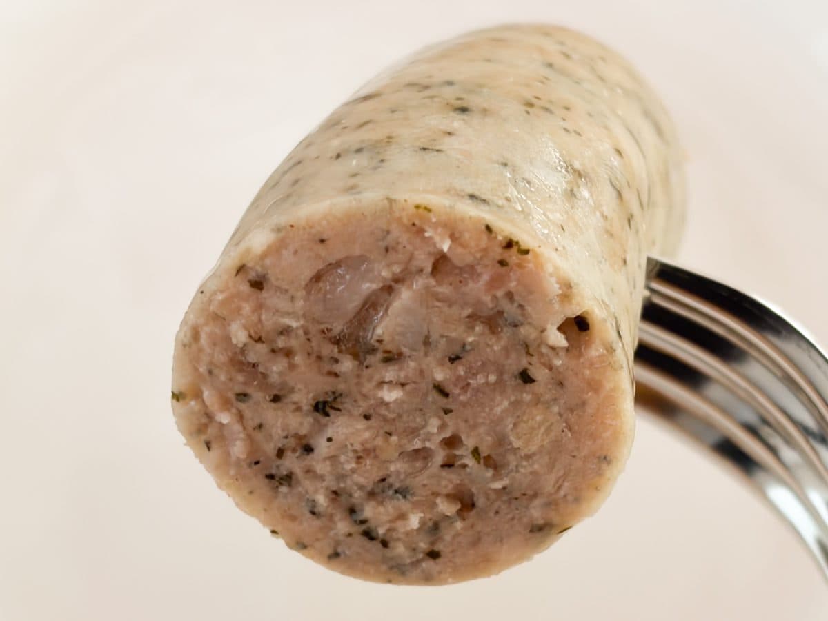 「ハーブ入り」は「プレーン」の旨さにハーブの香りをプラス。ちょっとクセのある香りですが、ハーブ好きならたまらない一品