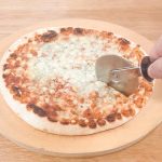 第2位　【業務スーパー】価格バグすぎて震える。イタリア直輸入「386円の冷凍ピザ」の実力が凄まじかった……3種食べ比べ