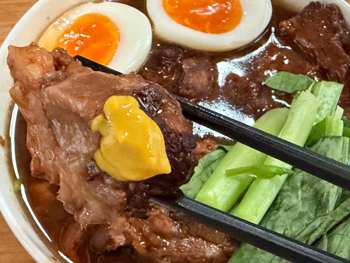 量もたっぷり入っているので、お好みでマスタードなんかをつけると味変りしていい感じです