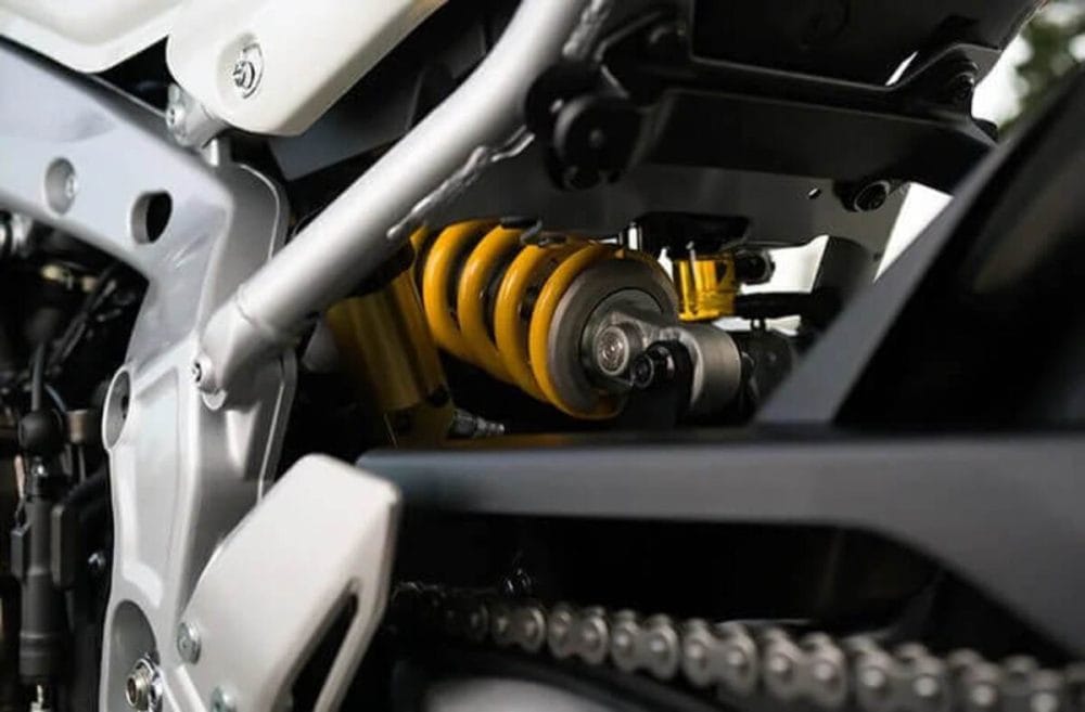 第1位　【反則級のカッコ良さ】ヤマハ「XSR900 GP」の新色が最高すぎる！ 80年代の伝説的レーサーを完全再現した“ネオクラシックの傑作”を徹底解説